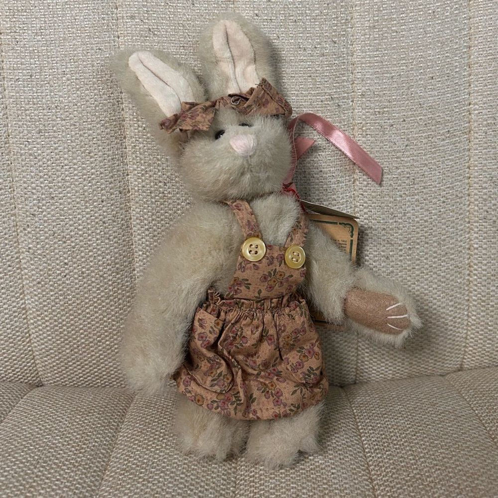 Boyds Bears Rose Garden Collection Bunny Rabbit Investment Collection
